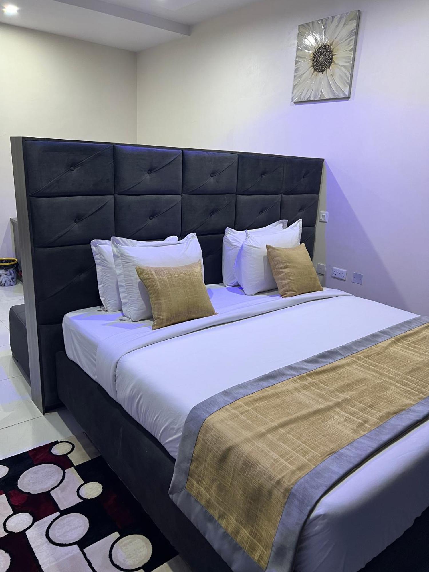 De Rigg Place Embassy Lagos Extérieur photo